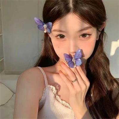 女伯爵